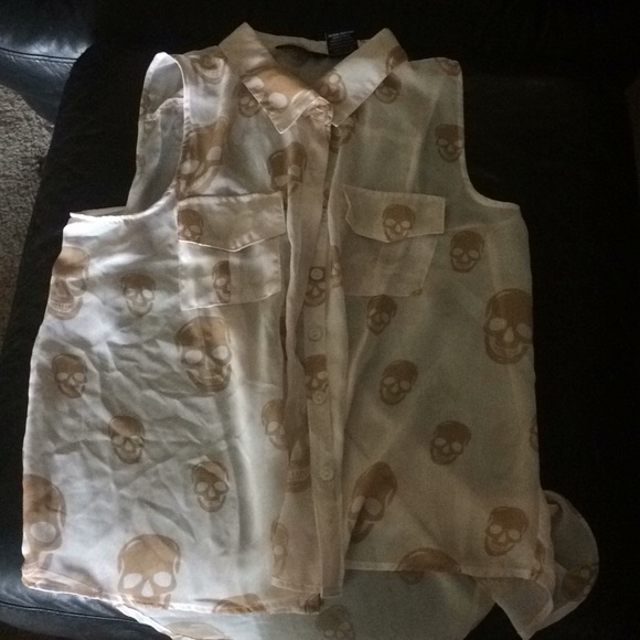 Skull blouse - Picture 2 of 3